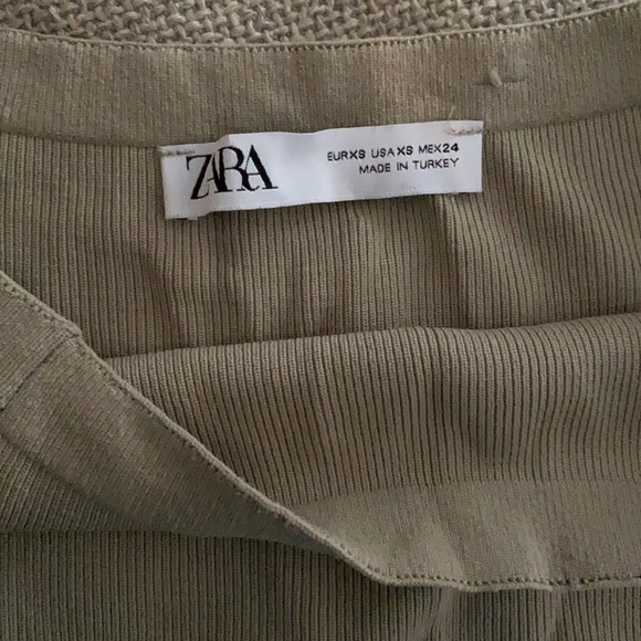 Zara Off the Shoulder Top - Picture 3 of 3